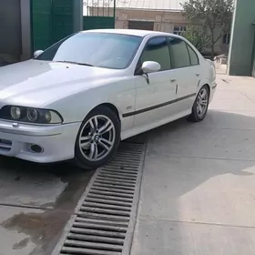 BMW E39 2000