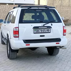 Nissan Pathfinder 1999