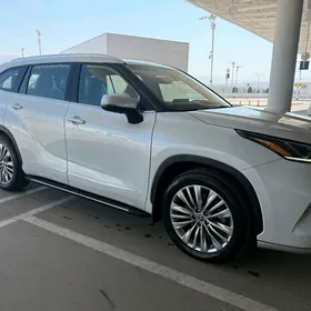 Toyota Highlander 2022