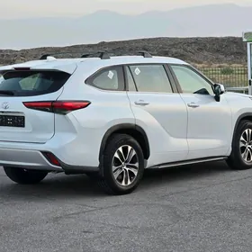 Toyota Highlander 2022
