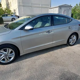 Hyundai Elantra 2019