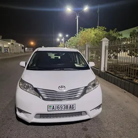 Toyota Sienna 2016