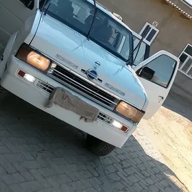 Nissan Pathfinder 1995
