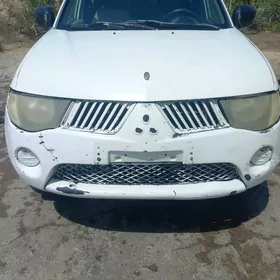 Mitsubishi L200 2009