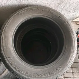 Bridgestone 265/55/19