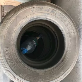 Dunlop 265/65/17