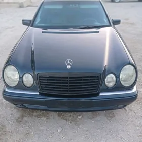 Mercedes-Benz E320 1996