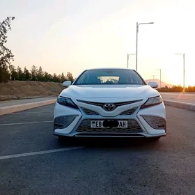 Toyota Camry 2021