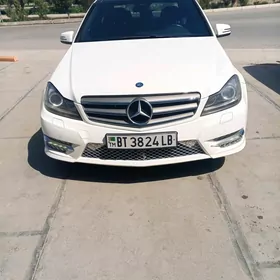 Mercedes-Benz C250 2012