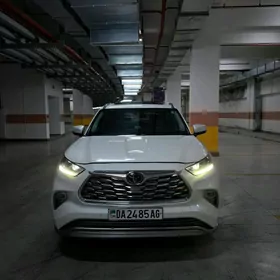 Toyota Highlander 2021