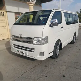 Toyota Hiace 2012