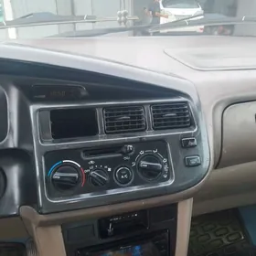 Toyota Sienna 2000