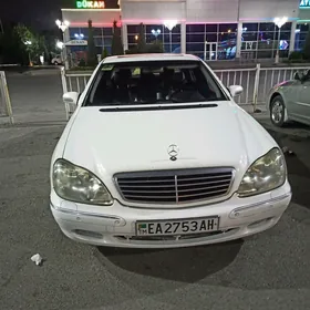 Mercedes-Benz S-Class 2001