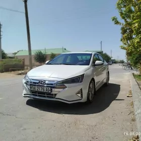 Hyundai Elantra 2019