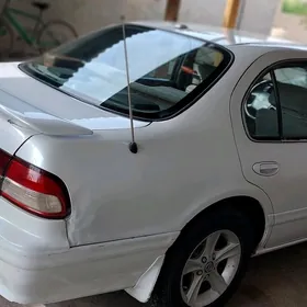 Nissan Maxima 1995