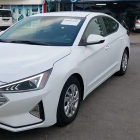 Hyundai Elantra 2020