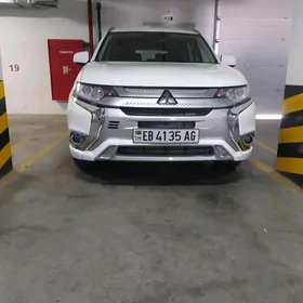 Mitsubishi Outlander 2020