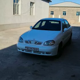 Daewoo Lanos 2001