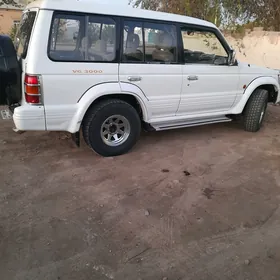 Mitsubishi Pajero 1993