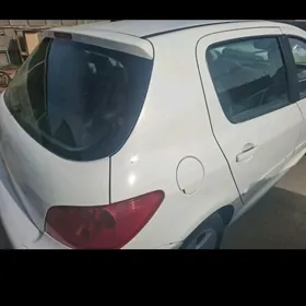 Peugeot 308 2003