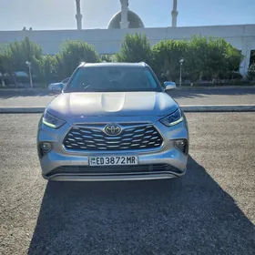 Toyota Highlander 2021