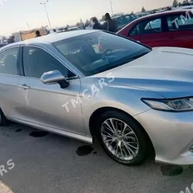 Toyota Camry 2019