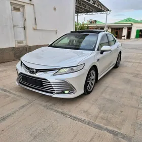 Toyota Camry 2021