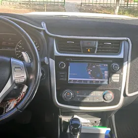 Nissan Altima 2018