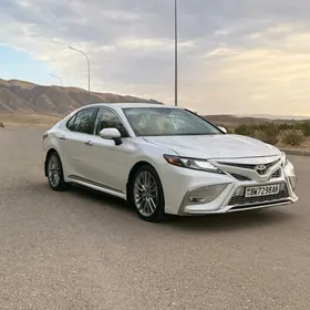 Toyota Camry 2021