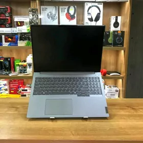 i7-13 / 16 GB RAM / 512 GB SSD