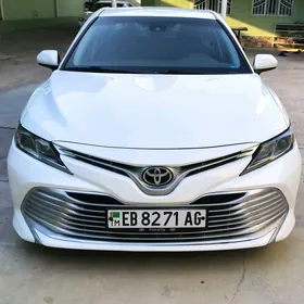 Toyota Camry 2018