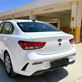 Kia Rio 2021