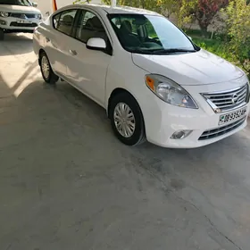 Nissan Versa 2013