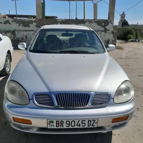 Daewoo Leganza 1997