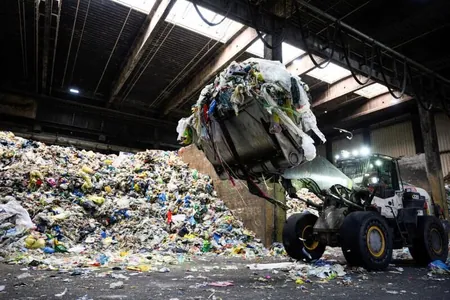 Dünýä döwletleri plastik hapalanmasyna garşy göreş boýunça şertnama barada ylalaşyp bilmedi