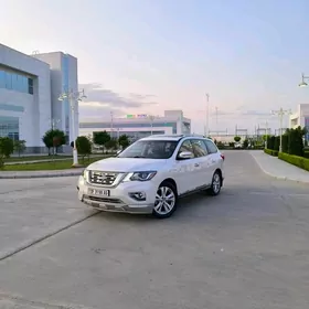Nissan Pathfinder 2018
