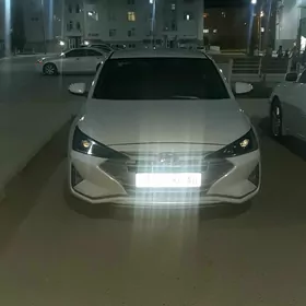 Hyundai Elantra 2020