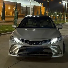 Toyota Camry 2021