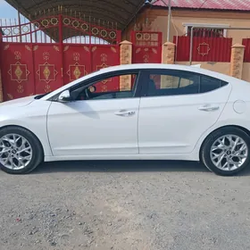 Hyundai Elantra 2020