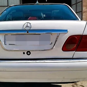 Mercedes-Benz E320 1997