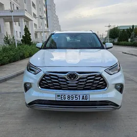 Toyota Highlander 2021