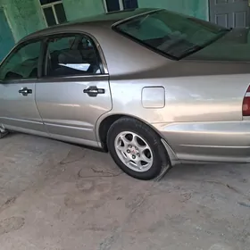 Mitsubishi Diamante 1997