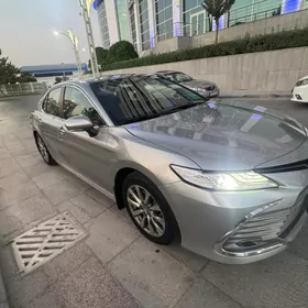 Toyota Camry 2019