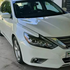 Nissan Altima 2018