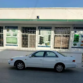 Toyota Camry 2001