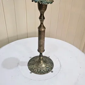 Старинный подсвечник