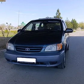 Toyota Sienna 2003