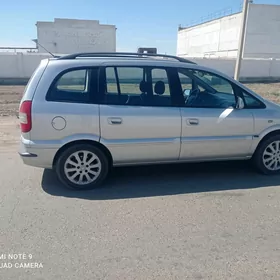 Opel Zafira 2004
