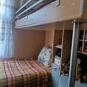 двухъярусная кровать
