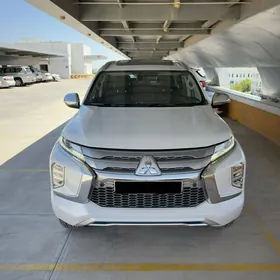 Mitsubishi Pajero 2020